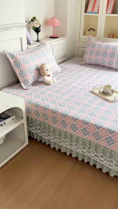 91家纺网 家纺一手货源 找家纺 手艺人家纺 2026新款四季通用榻榻米纯棉床盖专用防滑夹棉绗缝床单坑盖炕罩垫子可机洗定制 波西迷亚粉