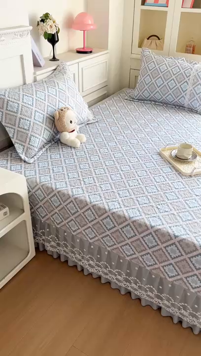 91家纺网 家纺一手货源 找家纺 手艺人家纺 2026新款四季通用榻榻米纯棉床盖专用防滑夹棉绗缝床单坑盖炕罩垫子可机洗定制 波西迷亚灰
