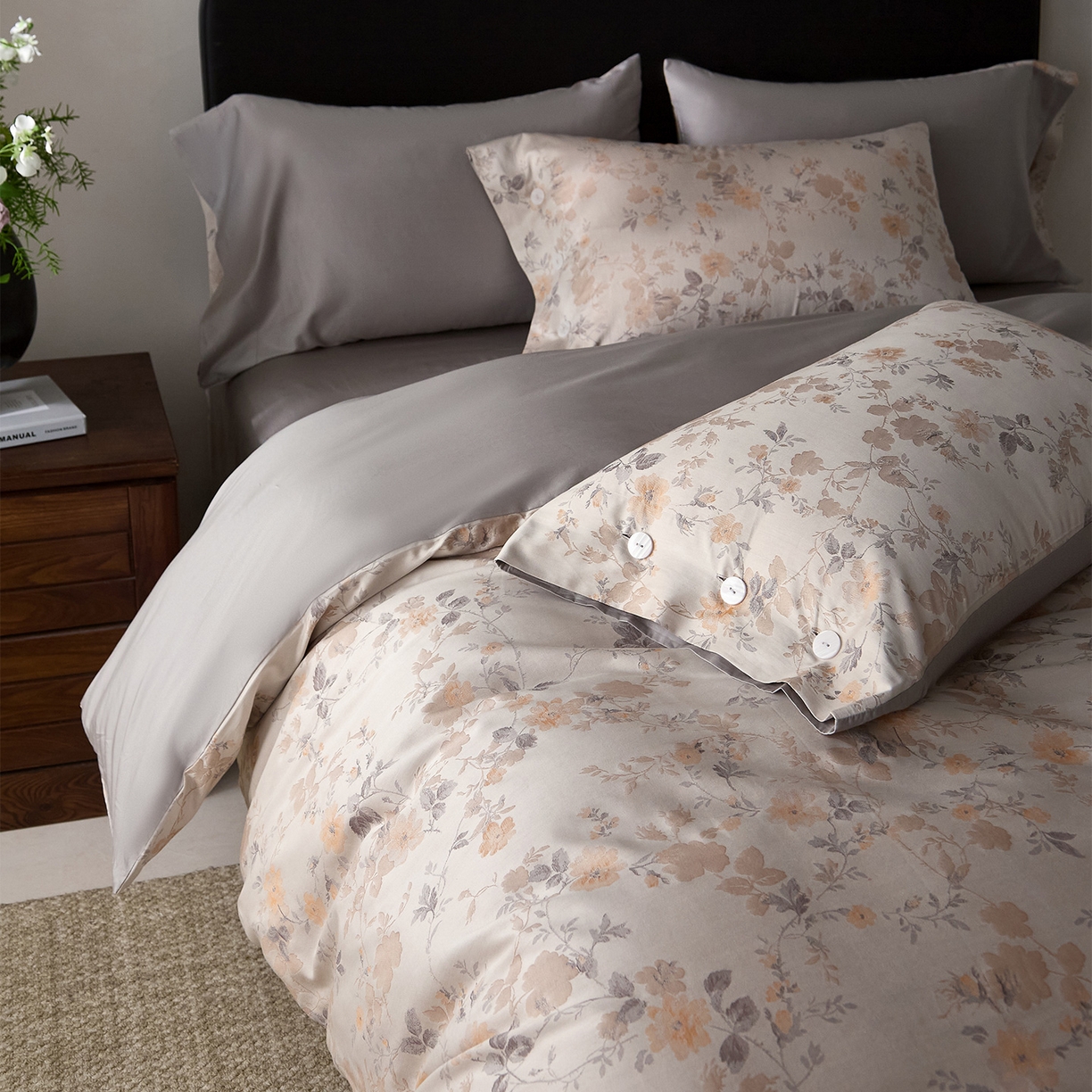 91家纺网 家纺一手货源 找家纺 （总）ONE TWO ONE 121 2026新款100s50支长绒棉全棉床上用品色织提花四件套纽扣款-梦谷花园风格一