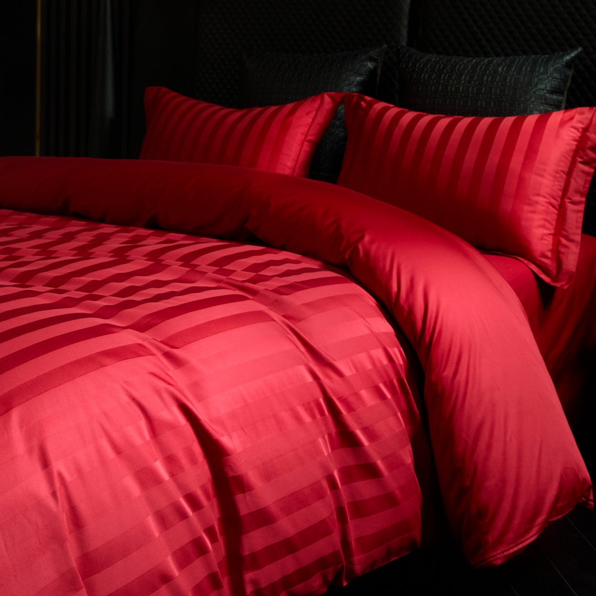 91家纺网 家纺一手货源 找家纺 （总）ONE TWO ONE 121 【控价商品】【提供买家秀】  2026新款全棉100s长绒棉结婚婚庆提花四件套