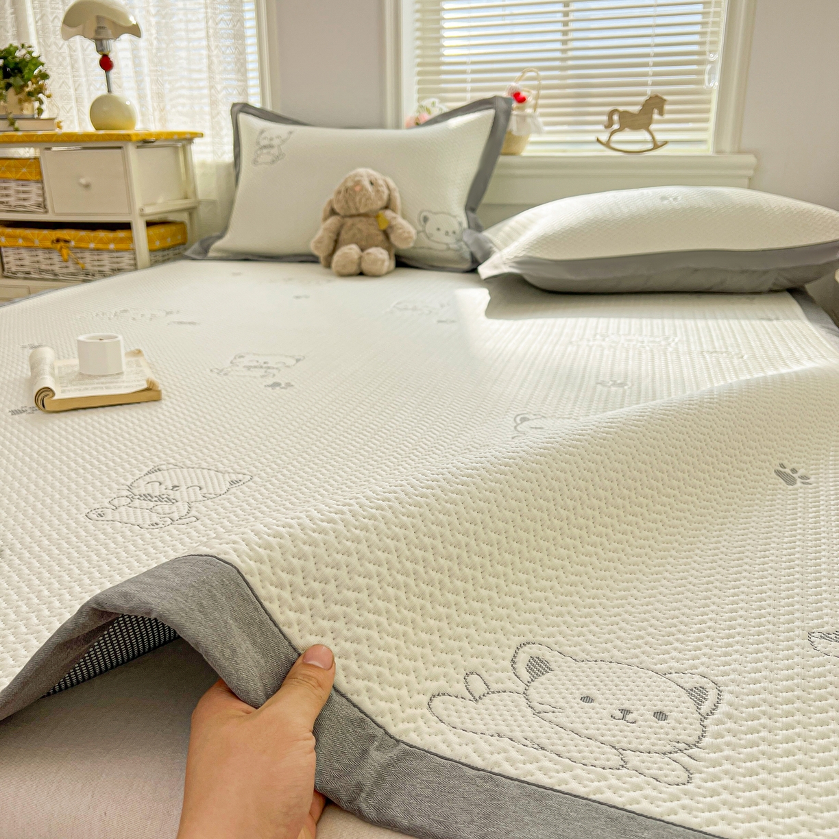 91家纺网 家纺一手货源 找家纺 （总）十里居 2026春夏新款A类凉感PE卡通提花凉席席子空调软席