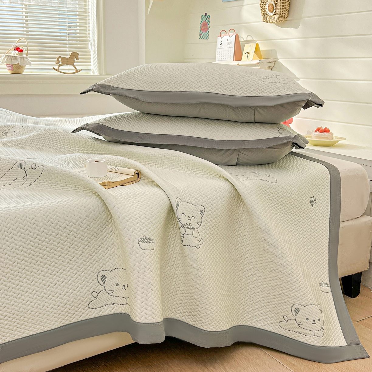 91家纺网 家纺一手货源 找家纺 （总）十里居 2026春夏新款A类凉感PE卡通提花凉席席子空调软席