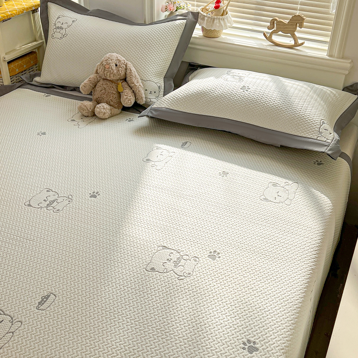 91家纺网 家纺一手货源 找家纺 （总）十里居 2026春夏新款A类凉感PE卡通提花凉席席子空调软席