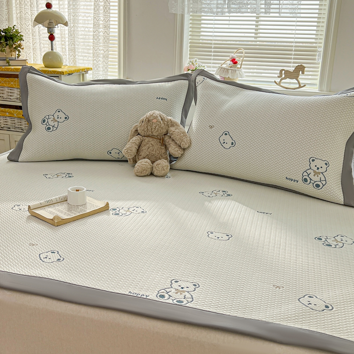 91家纺网 家纺一手货源 找家纺 十里居 2026春夏新款A类凉感PE卡通提花凉席席子空调软席 happy小熊