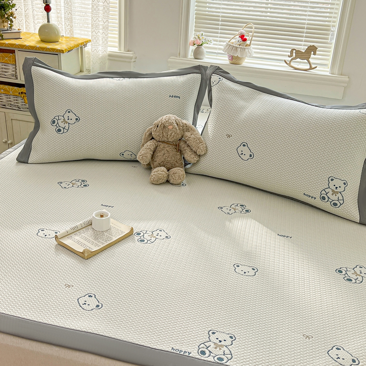 91家纺网 家纺一手货源 找家纺 十里居 2026春夏新款A类凉感PE卡通提花凉席席子空调软席 happy小熊