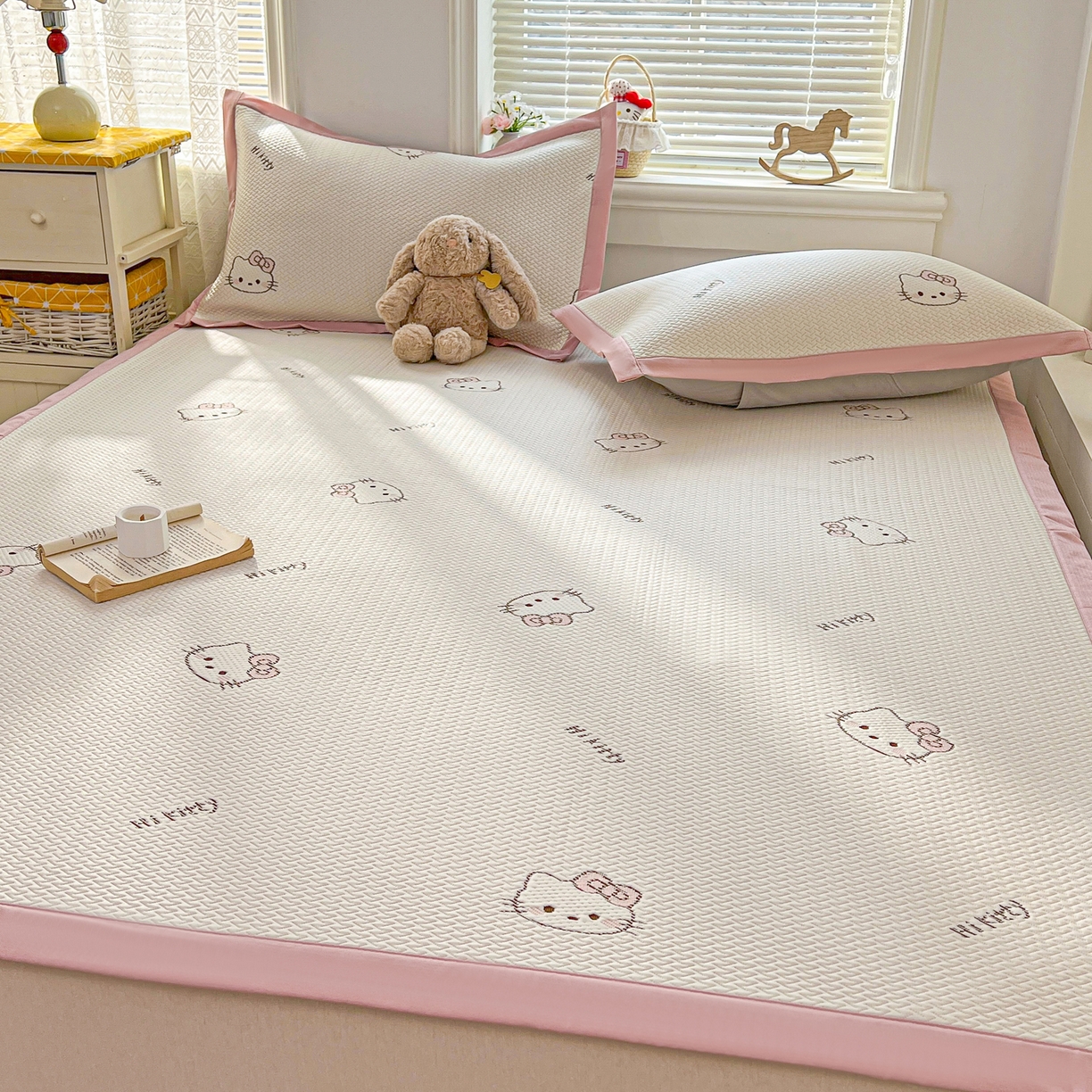 91家纺网 家纺一手货源 找家纺 十里居 2026春夏新款A类凉感PE卡通提花凉席席子空调软席 粉色KT