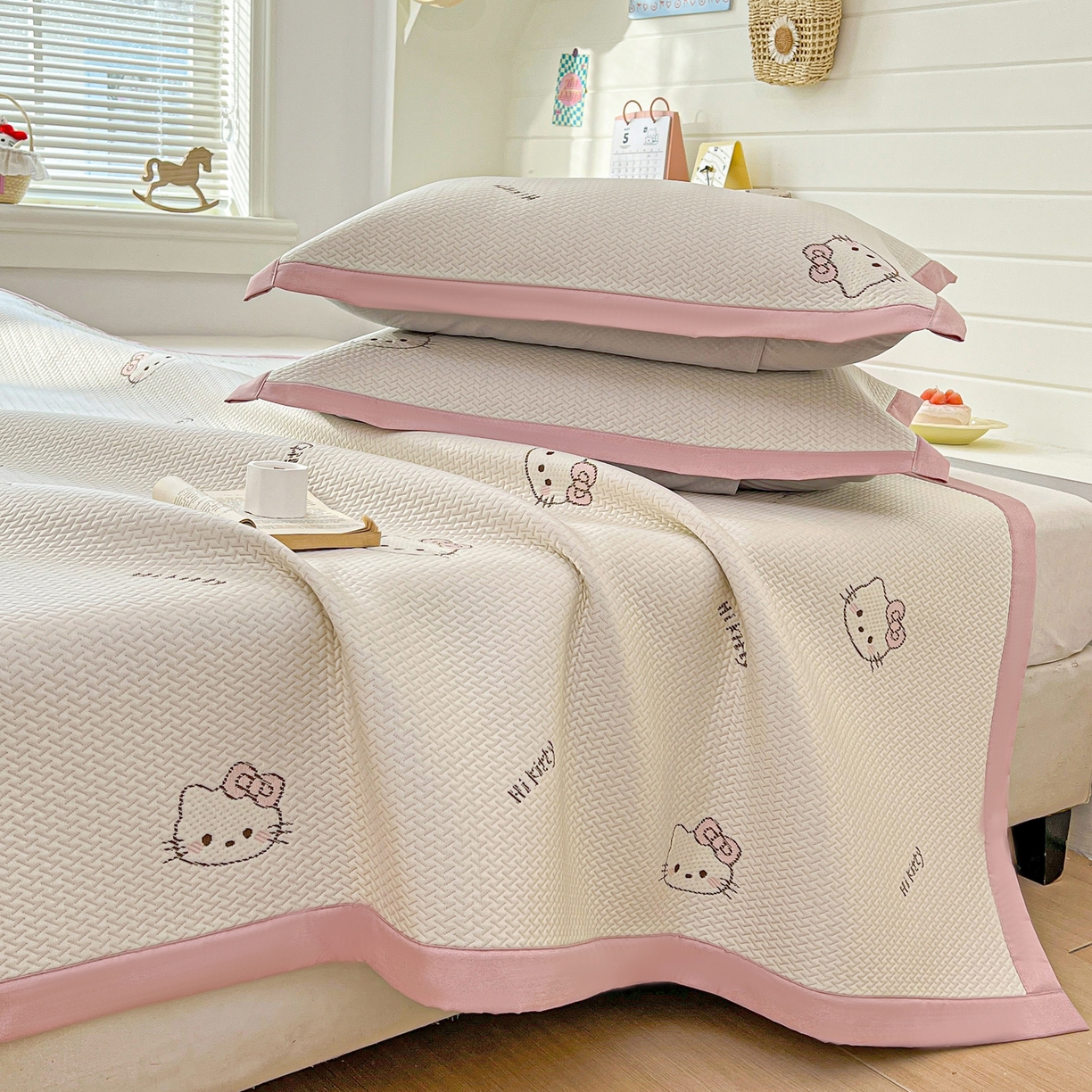 91家纺网 家纺一手货源 找家纺 十里居 2026春夏新款A类凉感PE卡通提花凉席席子空调软席 粉色KT