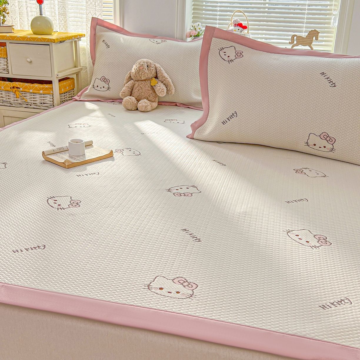 91家纺网 家纺一手货源 找家纺 十里居 2026春夏新款A类凉感PE卡通提花凉席席子空调软席 粉色KT