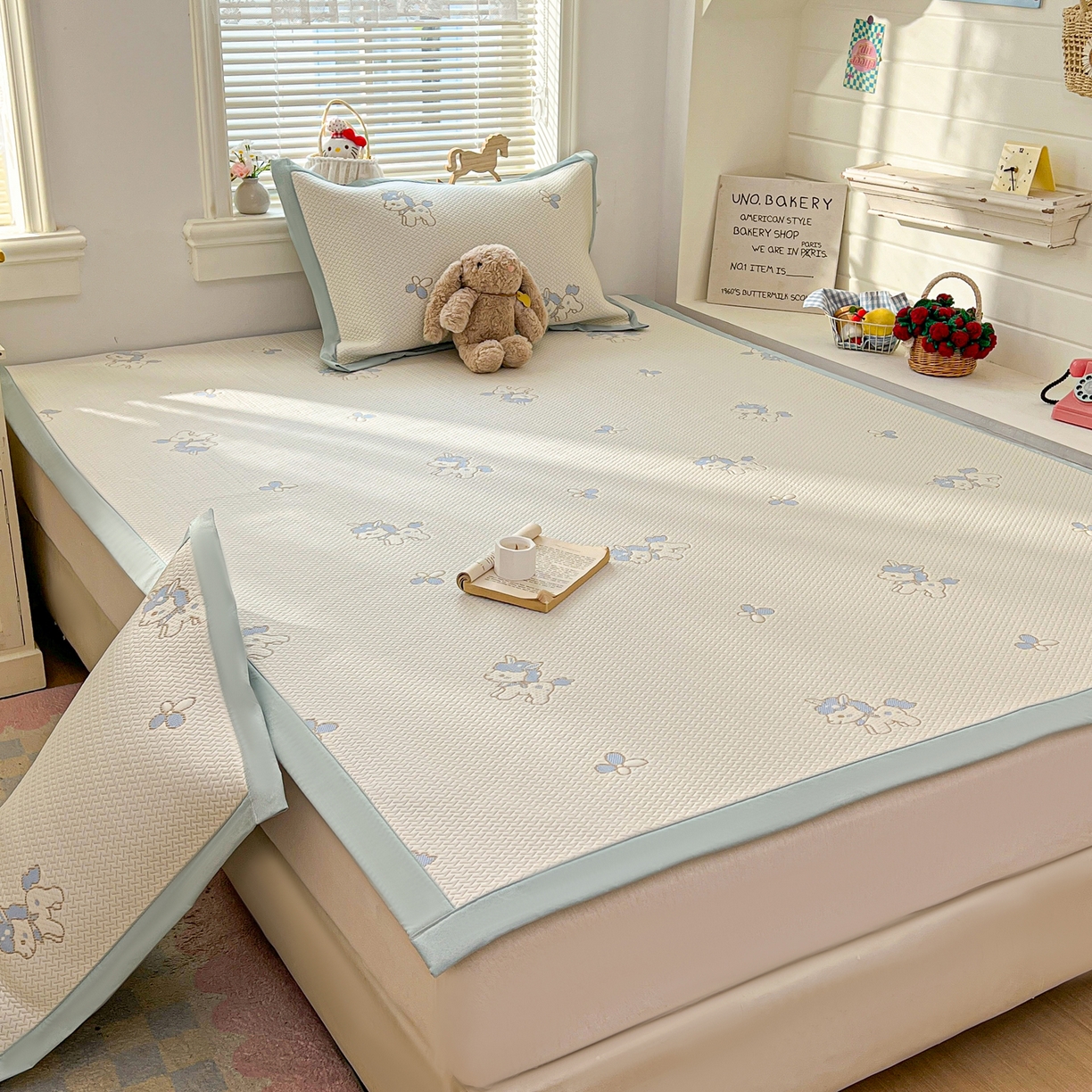 91家纺网 家纺一手货源 找家纺 十里居 2026春夏新款A类凉感PE卡通提花凉席席子空调软席 蓝色小马