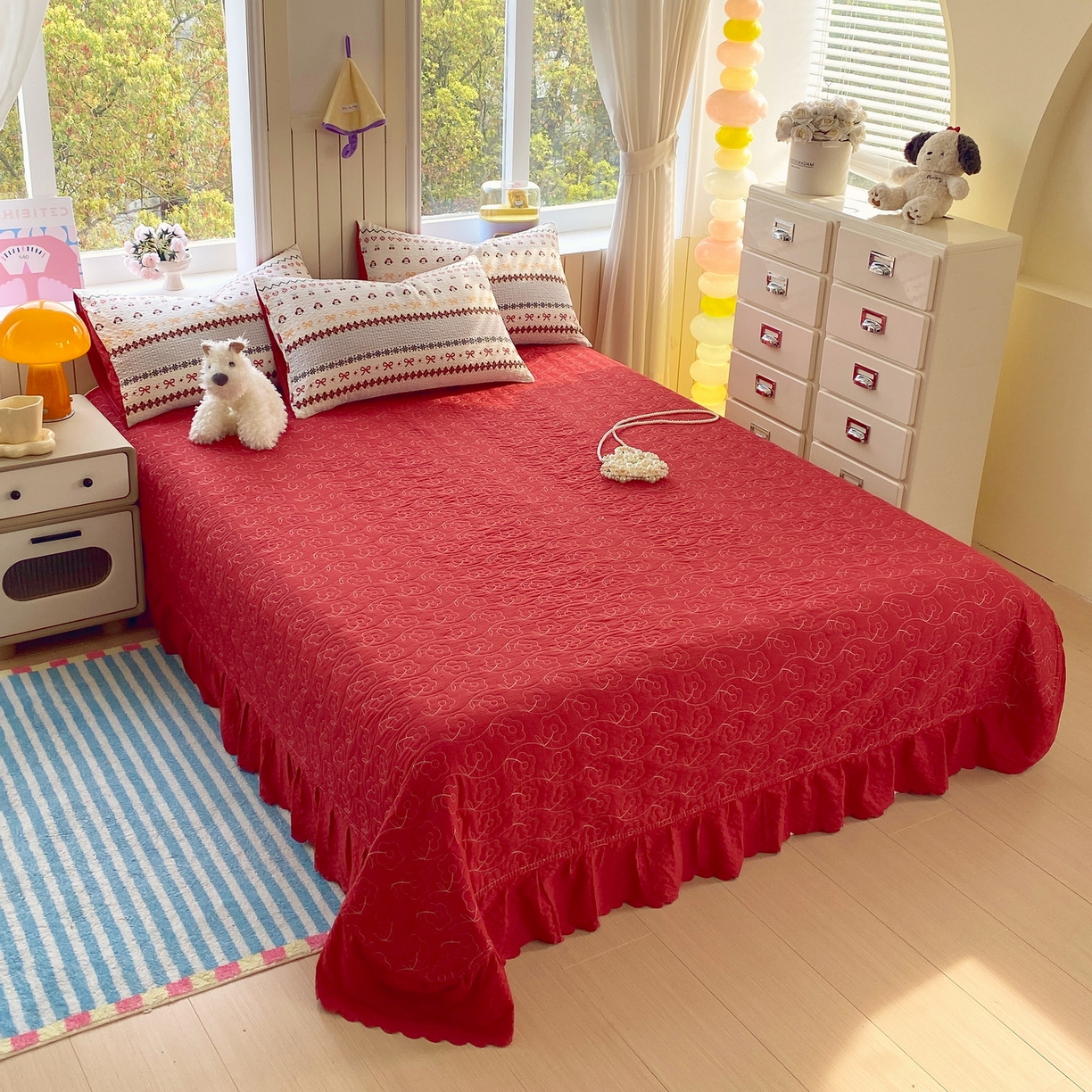 91家纺网 家纺一手货源 找家纺 莱米家纺 2026新款云感泡泡纱双层纱床盖四件套 费尔岛红