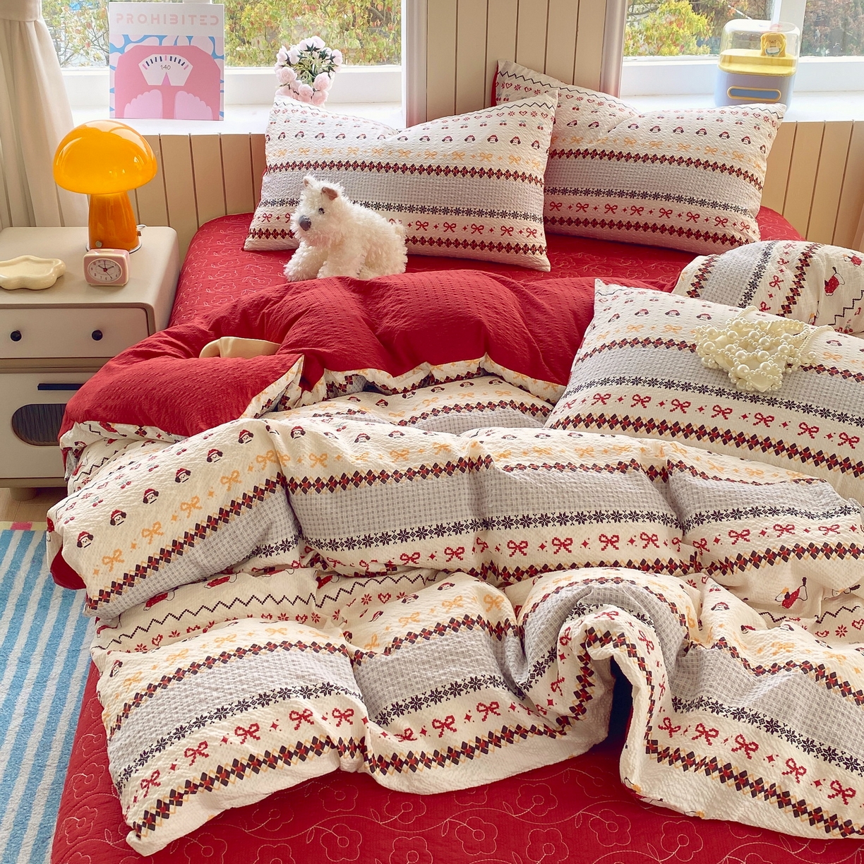 91家纺网 家纺一手货源 找家纺 莱米家纺 2026新款云感泡泡纱双层纱床盖四件套 费尔岛红