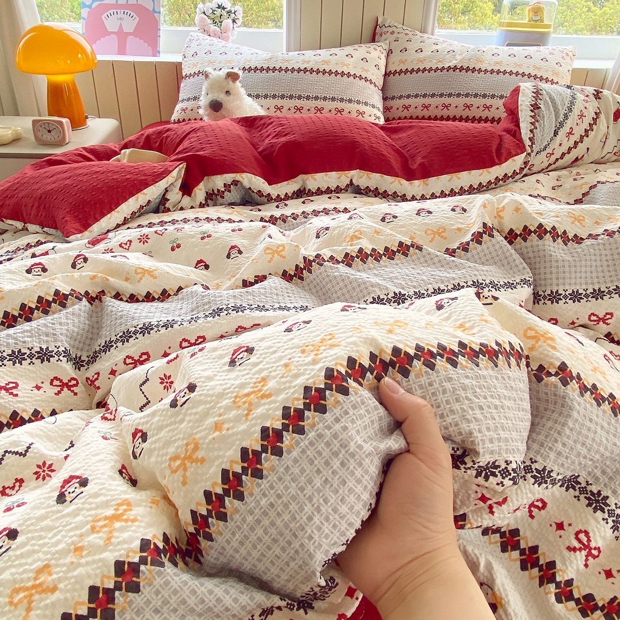 91家纺网 家纺一手货源 找家纺 莱米家纺 2026新款云感泡泡纱双层纱床盖四件套 费尔岛红