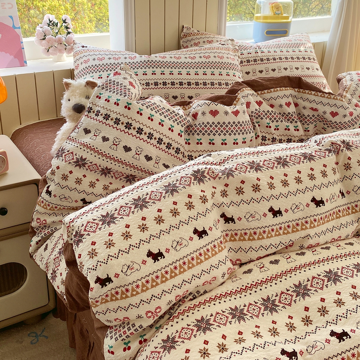 91家纺网 家纺一手货源 找家纺 莱米家纺 2026新款云感泡泡纱双层纱床盖四件套 费尔岛咖