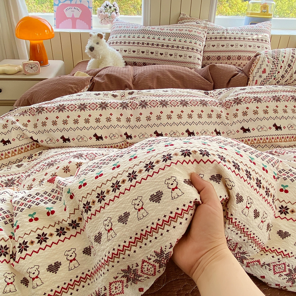 91家纺网 家纺一手货源 找家纺 莱米家纺 2026新款云感泡泡纱双层纱床盖四件套 费尔岛咖