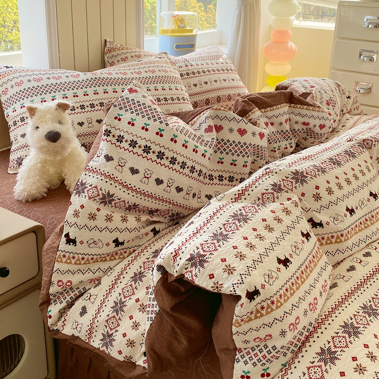 91家纺网 家纺一手货源 找家纺 莱米家纺 2026新款云感泡泡纱双层纱床盖四件套 费尔岛咖