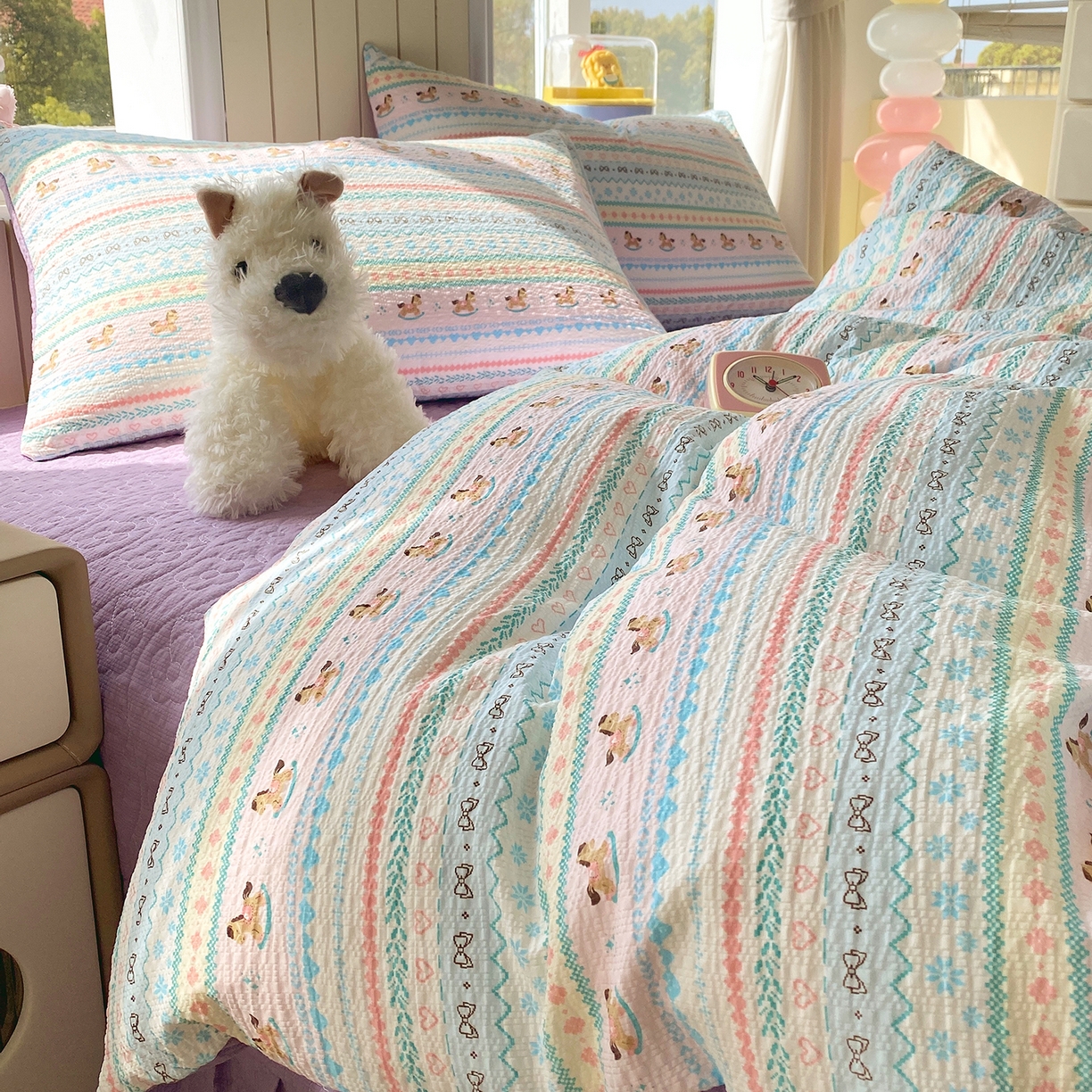 91家纺网 家纺一手货源 找家纺 莱米家纺 2026新款云感泡泡纱双层纱床盖四件套 费尔岛紫