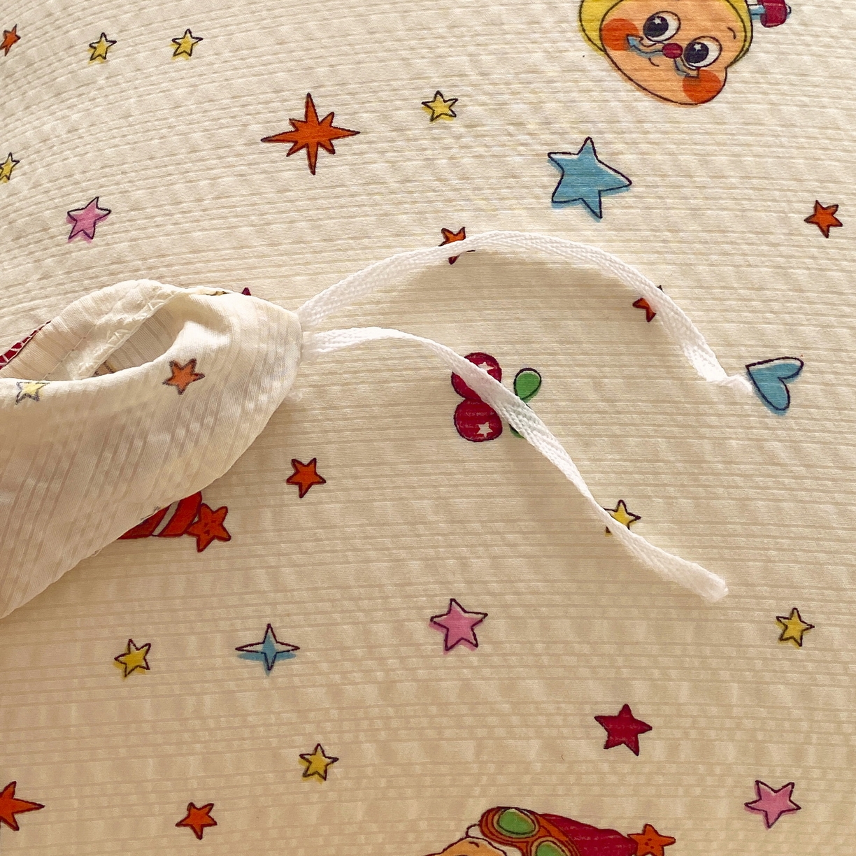 91家纺网 家纺一手货源 找家纺 莱米家纺 2026新款云感泡泡纱双层纱床盖四件套 星星人