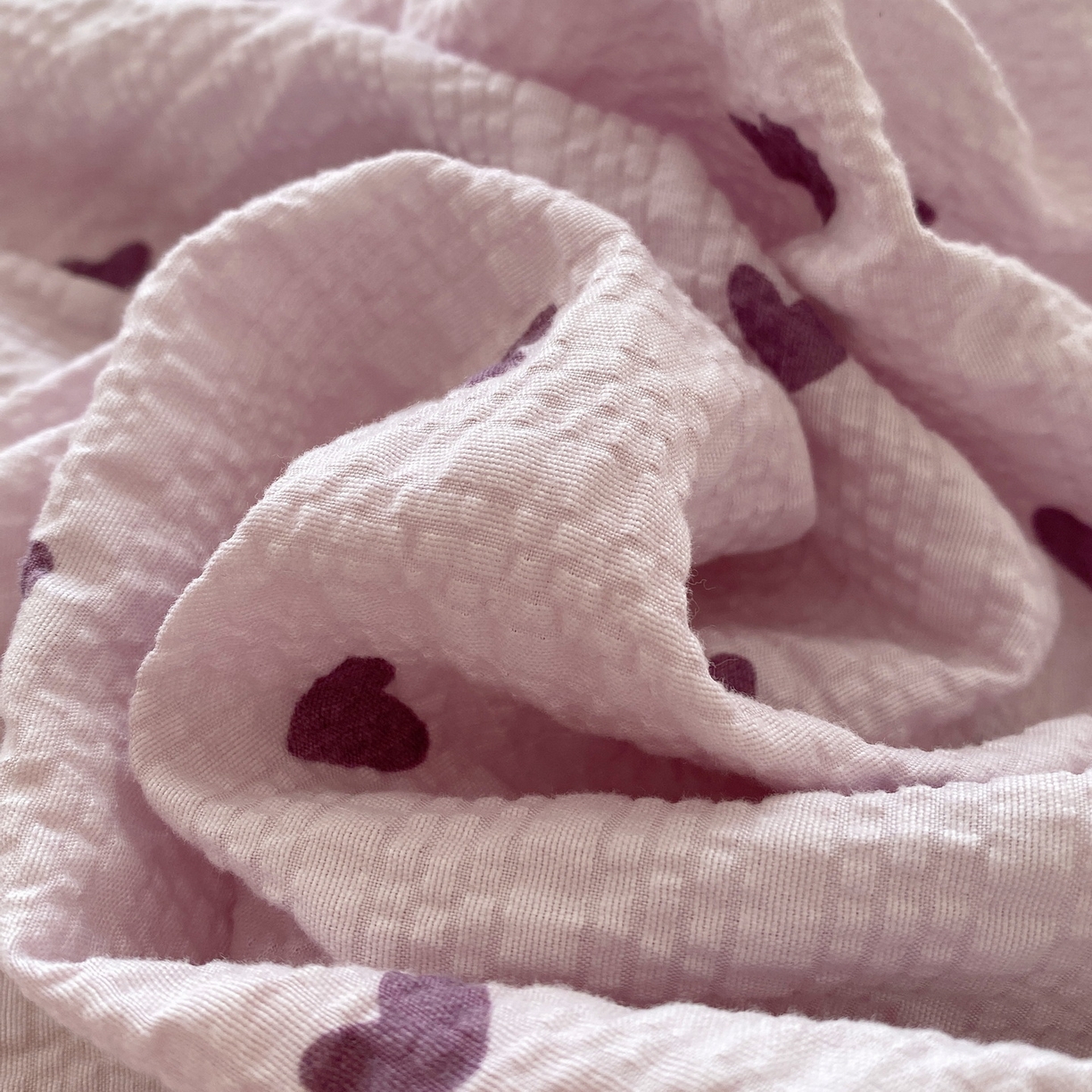 91家纺网 家纺一手货源 找家纺 莱米家纺 2026新款云感泡泡纱双层纱床盖四件套 紫色爱心