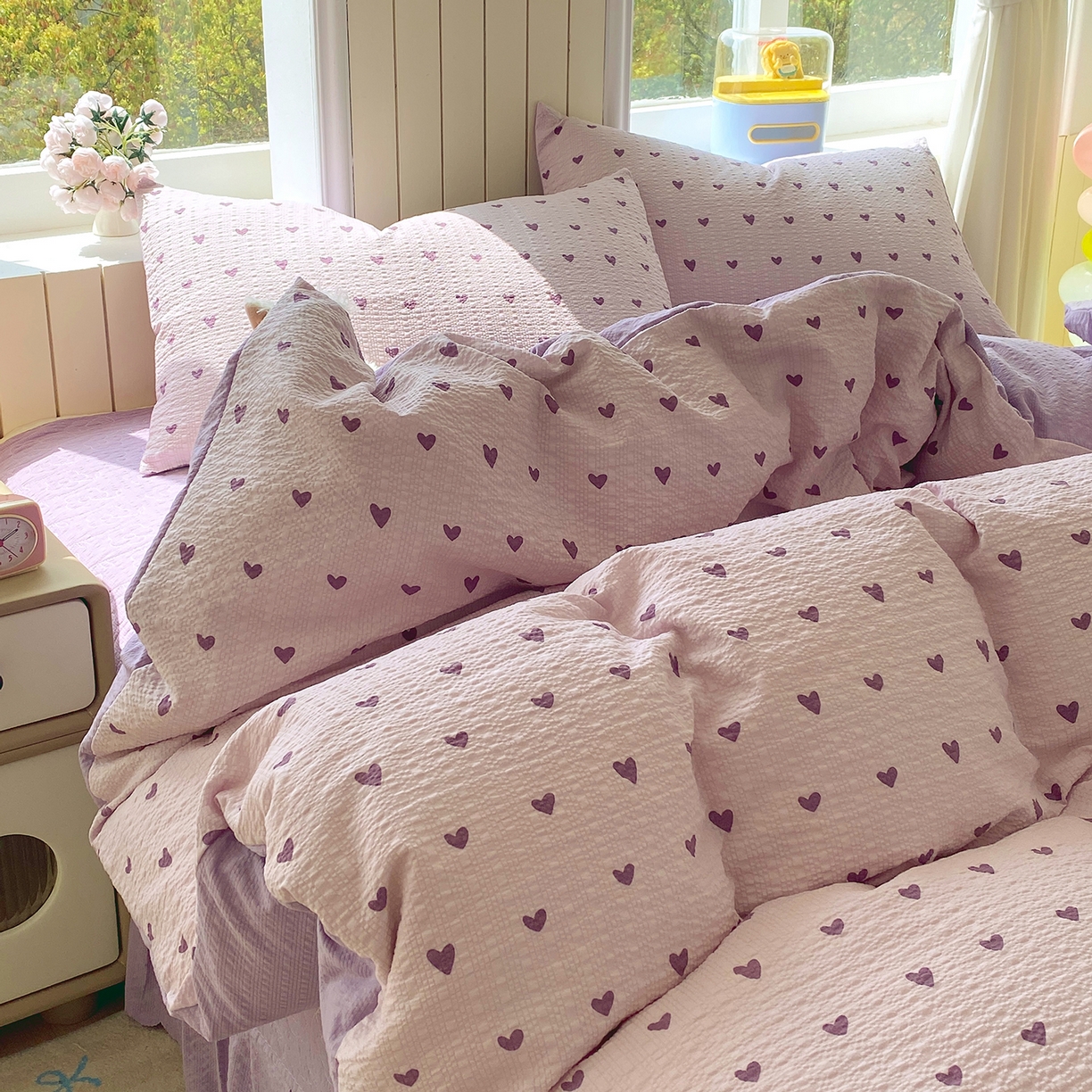 91家纺网 家纺一手货源 找家纺 莱米家纺 2026新款云感泡泡纱双层纱床盖四件套 紫色爱心