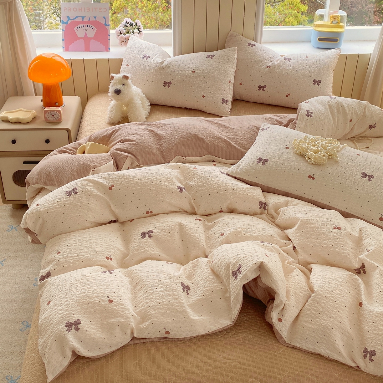 91家纺网 家纺一手货源 找家纺 莱米家纺 2026新款云感泡泡纱双层纱床盖四件套 棕蝴蝶结