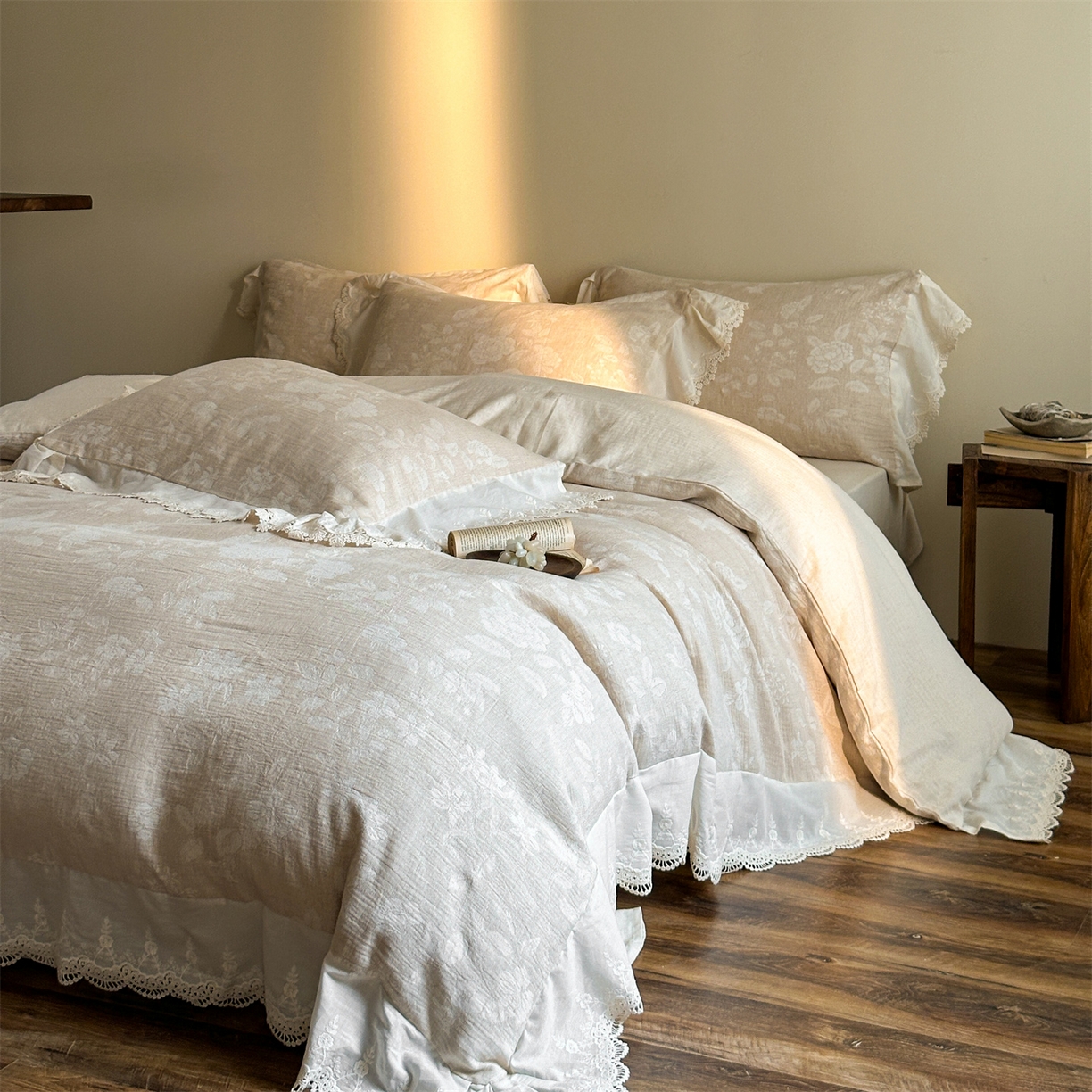 91家纺网 家纺一手货源 找家纺 （总）爱丽丝 2026新款棉麻双层纱四件套-柔枝繁香花边款