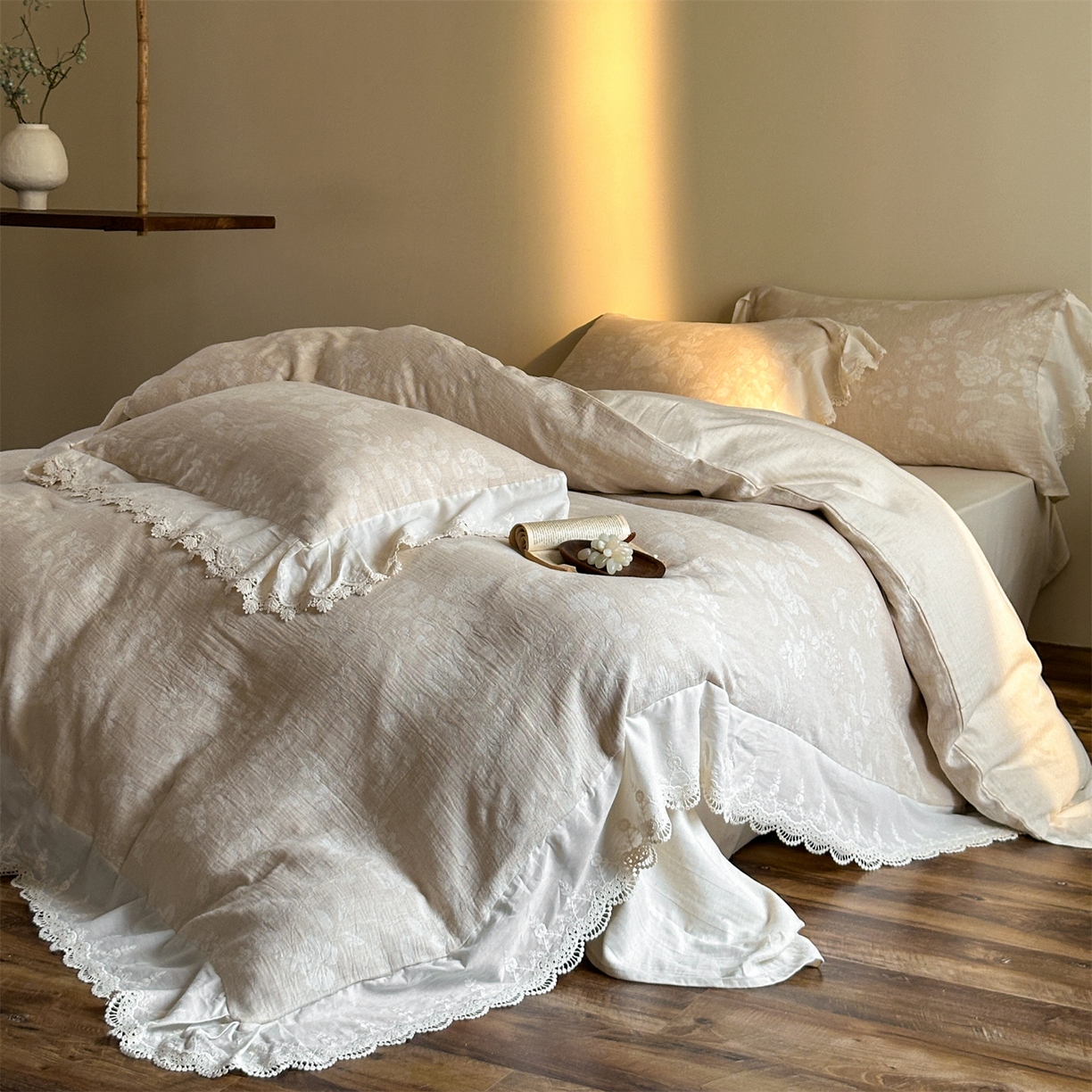 91家纺网 家纺一手货源 找家纺 （总）爱丽丝 2026新款棉麻双层纱四件套-柔枝繁香花边款