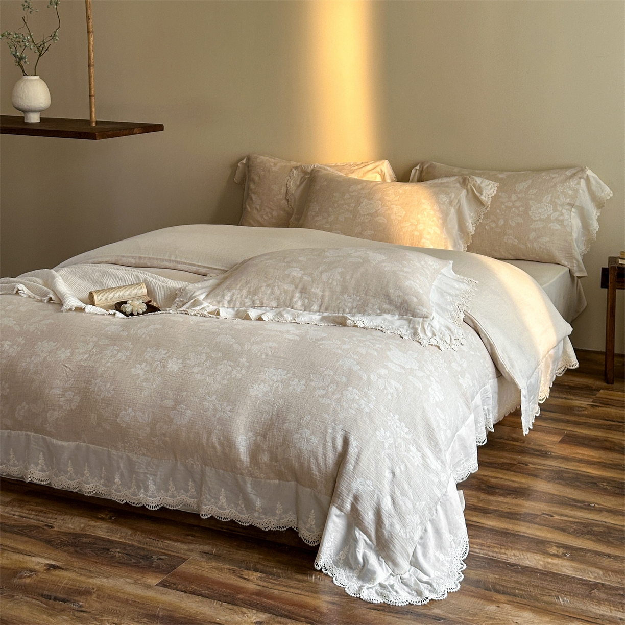 91家纺网 家纺一手货源 找家纺 （总）爱丽丝 2026新款棉麻双层纱四件套-柔枝繁香花边款