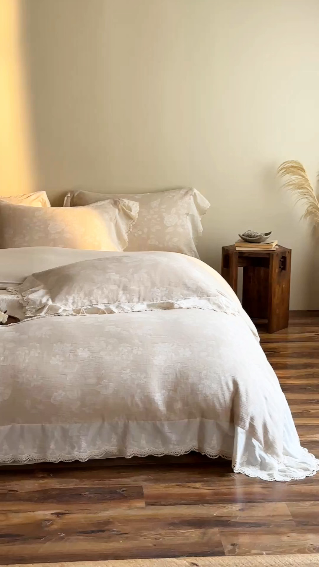 91家纺网 家纺一手货源 找家纺 （总）爱丽丝 2026新款棉麻双层纱四件套-柔枝繁香花边款