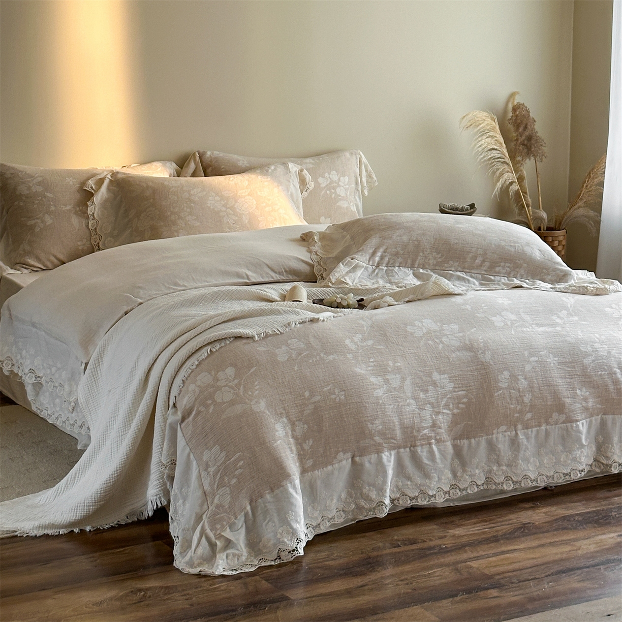 91家纺网 家纺一手货源 找家纺 （总）爱丽丝 2026新款棉麻双层纱四件套-素枝含香花边款