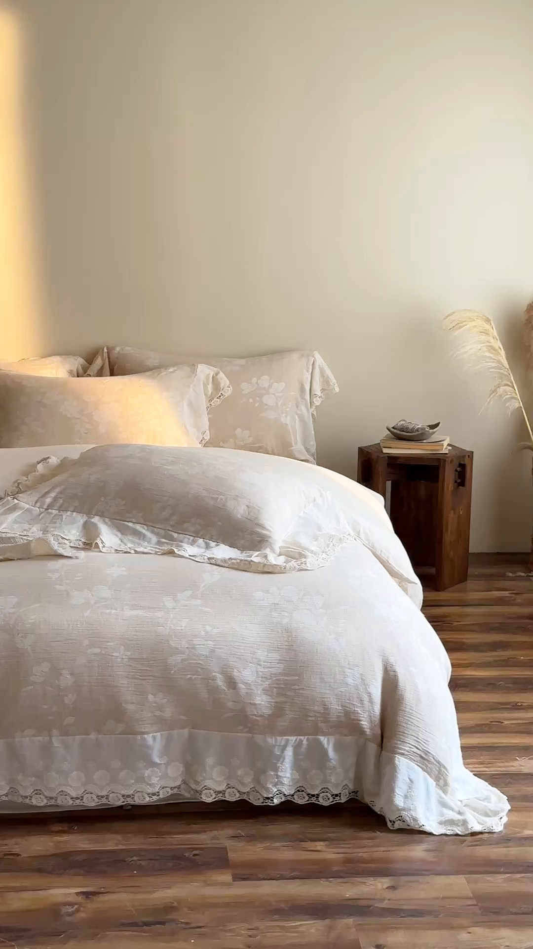 91家纺网 家纺一手货源 找家纺 （总）爱丽丝 2026新款棉麻双层纱四件套-素枝含香花边款