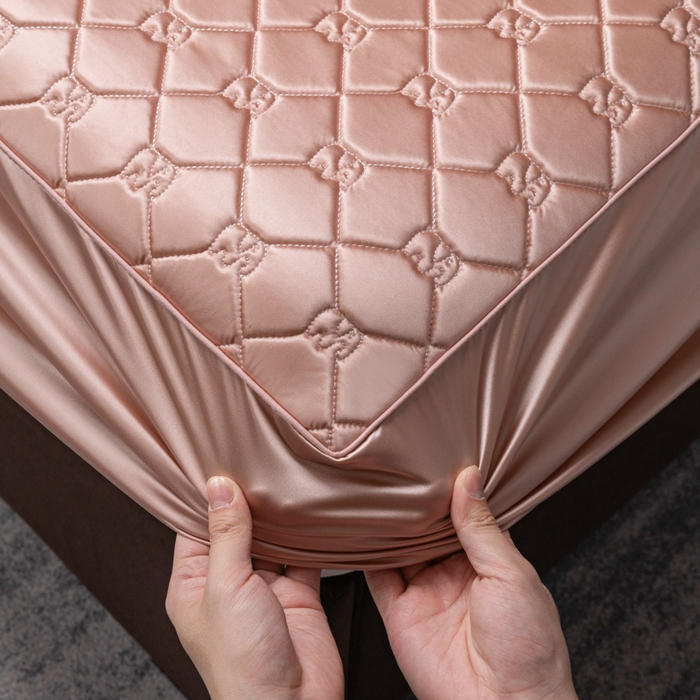 91家纺网 家纺一手货源 找家纺 阿那亚 2026新款冰萃凉感硅胶凉席三件套夏被四件套 玫瑰粉