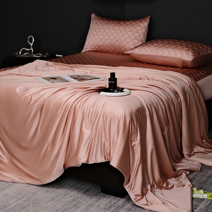 91家纺网 家纺一手货源 找家纺 阿那亚 2026新款冰萃凉感硅胶凉席三件套夏被四件套 玫瑰粉