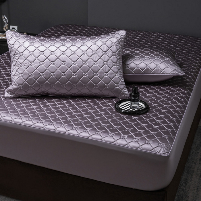 91家纺网 家纺一手货源 找家纺 阿那亚 2026新款冰萃凉感硅胶凉席三件套夏被四件套 凝夜紫