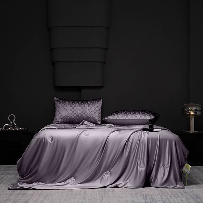 91家纺网 家纺一手货源 找家纺 阿那亚 2026新款冰萃凉感硅胶凉席三件套夏被四件套 凝夜紫