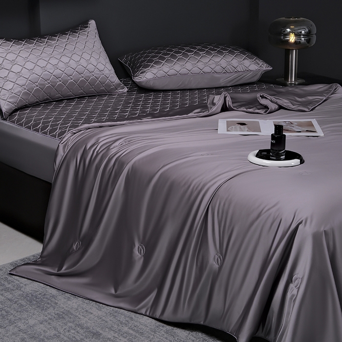 91家纺网 家纺一手货源 找家纺 阿那亚 2026新款冰萃凉感硅胶凉席三件套夏被四件套 凝夜紫