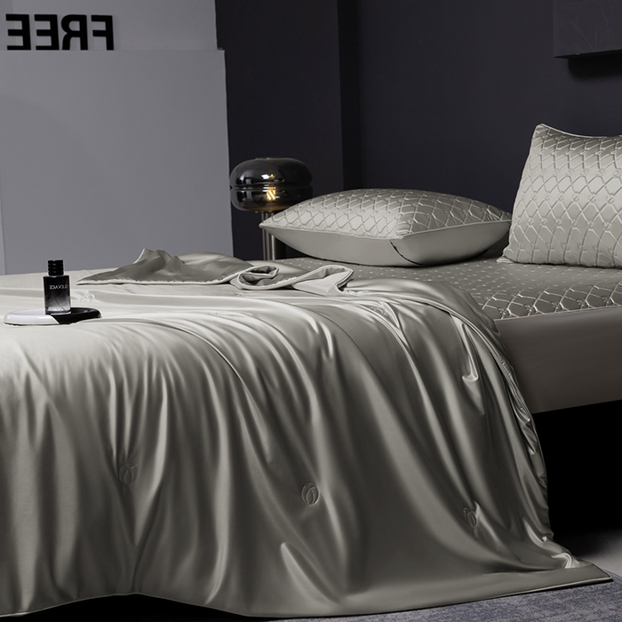 91家纺网 家纺一手货源 找家纺 阿那亚 2026新款冰萃凉感硅胶凉席三件套夏被四件套 松茶灰