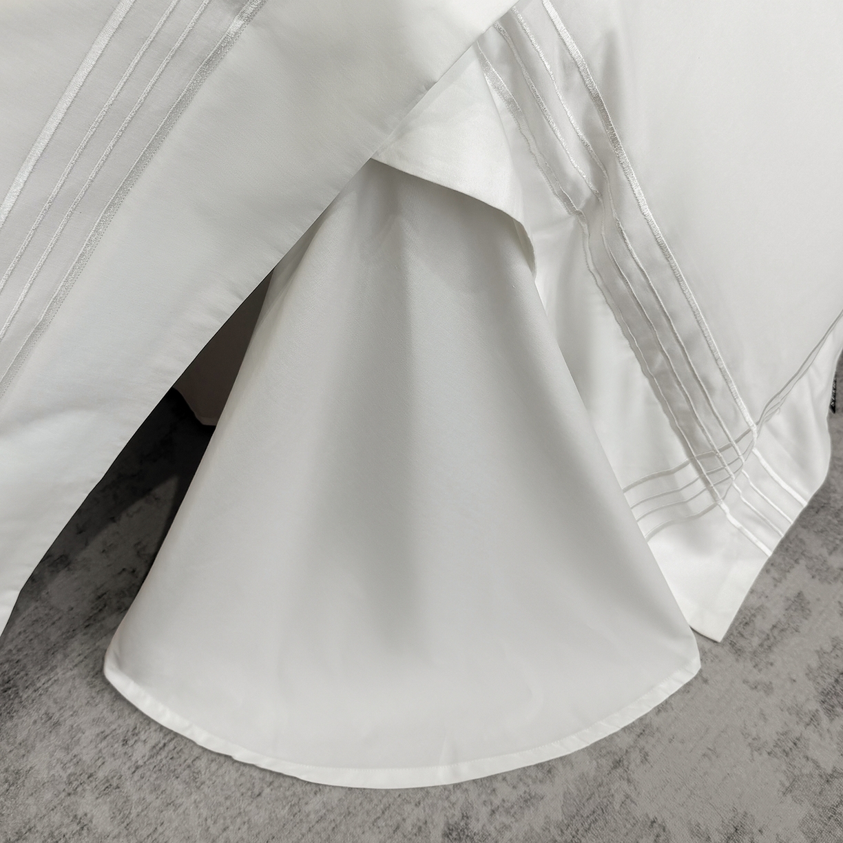 91家纺网 家纺一手货源 找家纺 星蕴家纺 2026新款贡缎新疆长绒棉四件套-千寻 千寻贵族白