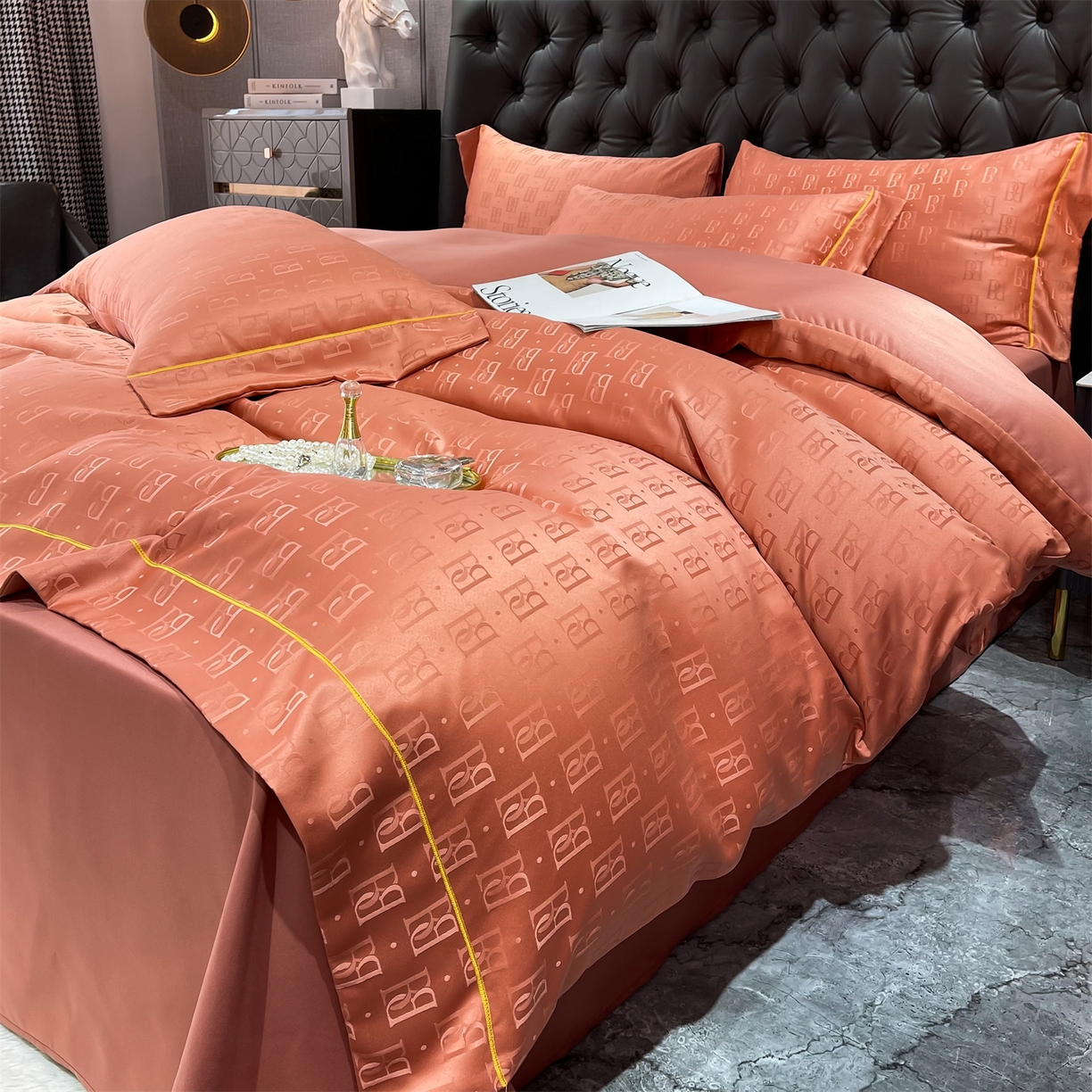 91家纺网 家纺一手货源 找家纺 经年 2026新款60S贡缎提花水洗真丝四件套 巴格莉-艾玛橙