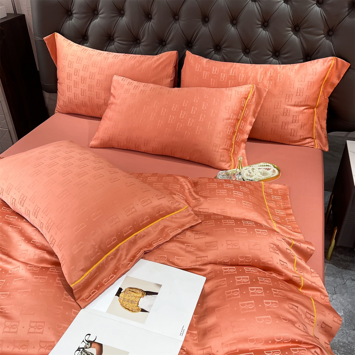 91家纺网 家纺一手货源 找家纺 经年 2026新款60S贡缎提花水洗真丝四件套 巴格莉-艾玛橙