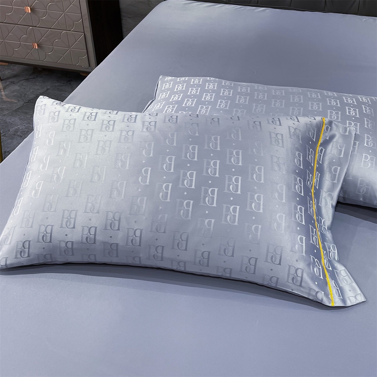 91家纺网 家纺一手货源 找家纺 经年 2026新款60S贡缎提花水洗真丝四件套 巴格莉-石灰