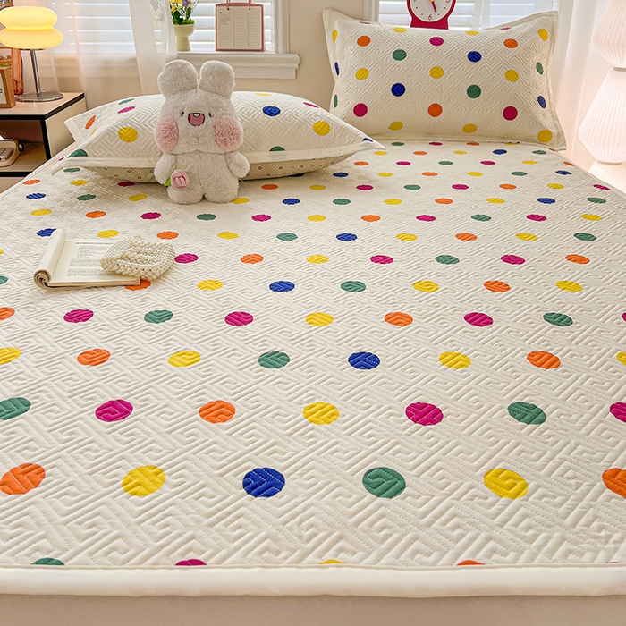 91家纺网 家纺一手货源 找家纺 忆生活家纺 2026新款A类全棉老粗布软凉席夹棉床盖可机洗 彩色波点