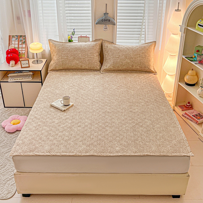 91家纺网 家纺一手货源 找家纺 忆生活家纺 2026新款A类全棉老粗布软凉席夹棉床盖可机洗 麦浪织纹