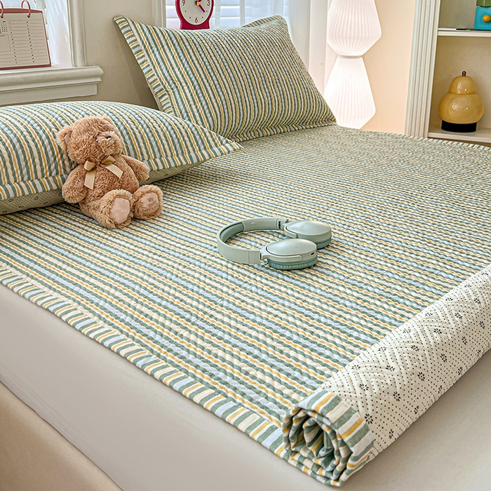 91家纺网 家纺一手货源 找家纺 忆生活家纺 2026新款A类全棉老粗布软凉席夹棉床盖可机洗 条纹绿