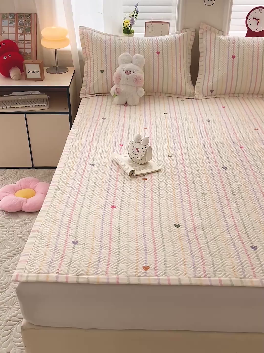 91家纺网 家纺一手货源 找家纺 忆生活家纺 2026新款A类全棉老粗布软凉席夹棉床盖可机洗 小爱心