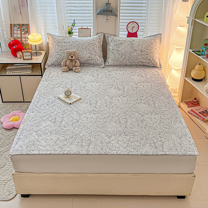 91家纺网 家纺一手货源 找家纺 忆生活家纺 2026新款A类全棉老粗布软凉席夹棉床盖可机洗 枝繁叶茂