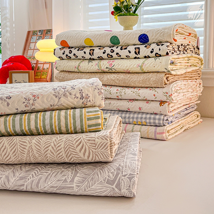 91家纺网 家纺一手货源 找家纺 忆生活家纺 2026新款A类全棉老粗布软凉席夹棉床盖可机洗 组合图