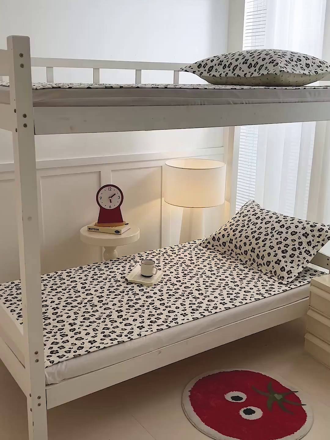 91家纺网 家纺一手货源 找家纺 忆生活家纺 2026新款学生床全棉老粗布软凉席夹棉床盖 豹纹