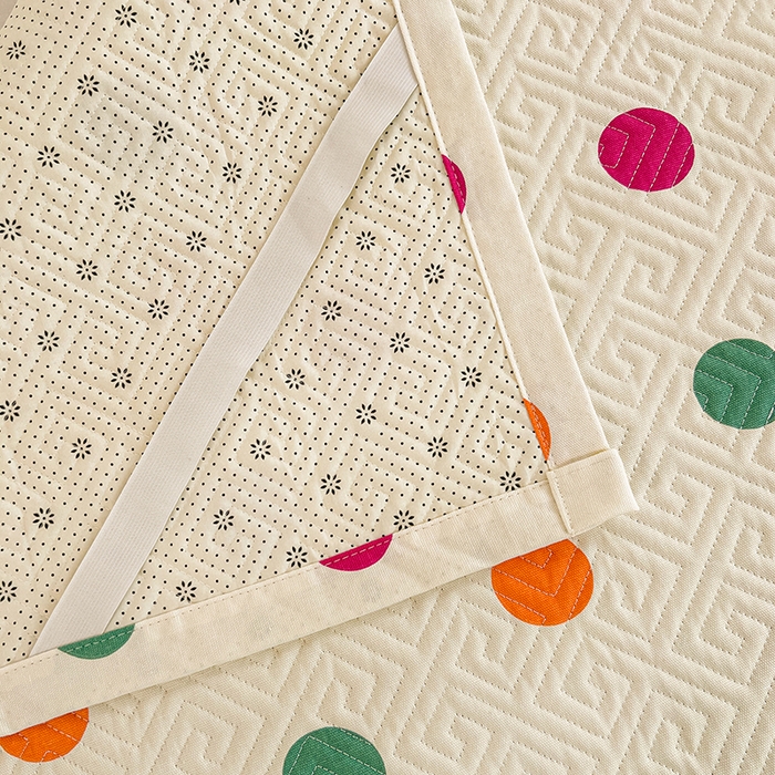 91家纺网 家纺一手货源 找家纺 忆生活家纺 2026新款学生床全棉老粗布软凉席夹棉床盖 彩色波点