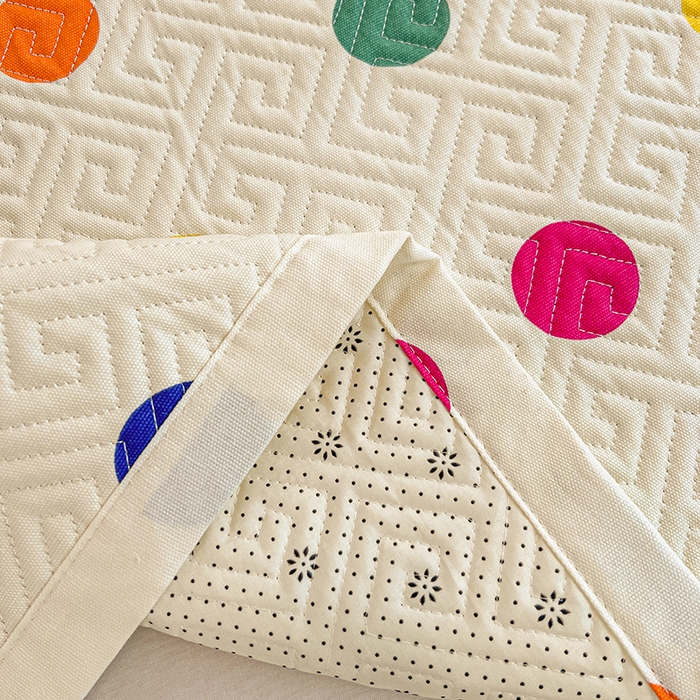 91家纺网 家纺一手货源 找家纺 忆生活家纺 2026新款学生床全棉老粗布软凉席夹棉床盖 彩色波点