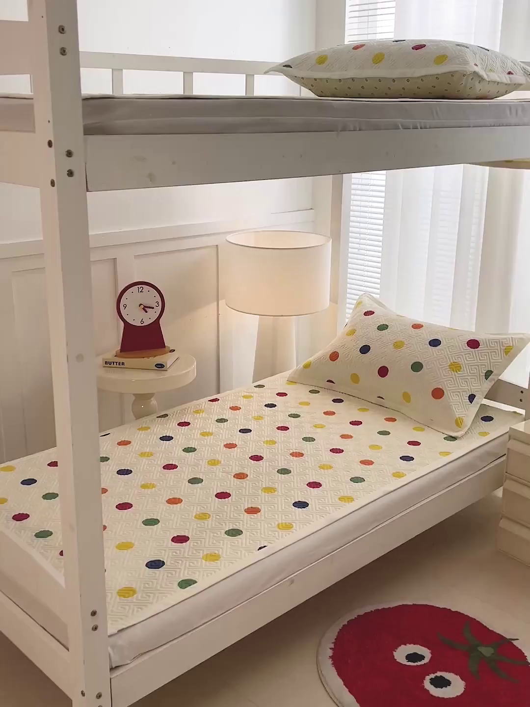 91家纺网 家纺一手货源 找家纺 忆生活家纺 2026新款学生床全棉老粗布软凉席夹棉床盖 彩色波点